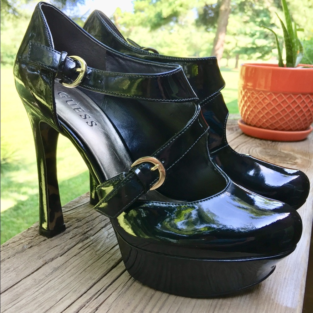 GUESS Black patent leather platform heels, SO CUTE